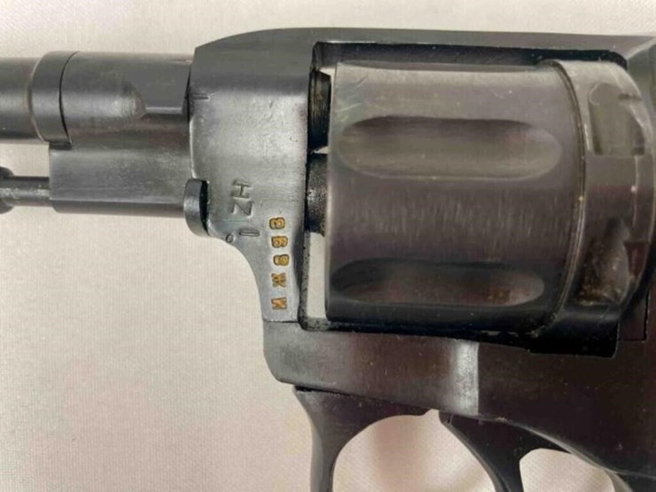1944-nagant-revolver-image-7