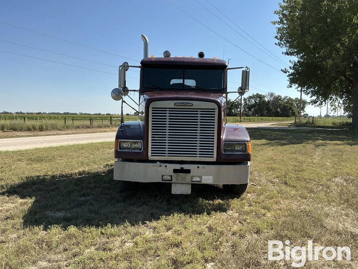 2000-freightliner-fld120-image-2