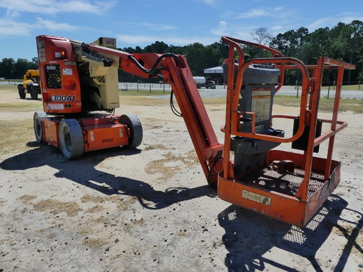 jlg-e300aj-image-2