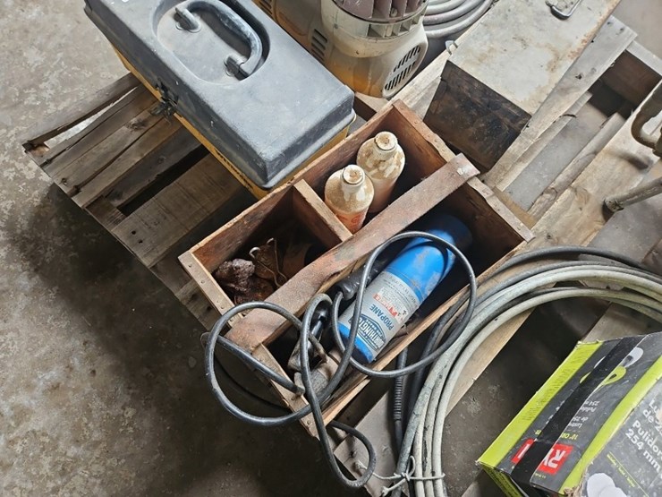 quantity-of-paint-sprayers,-image-4