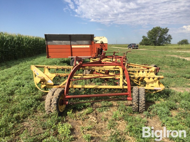 new-holland-258-image-3