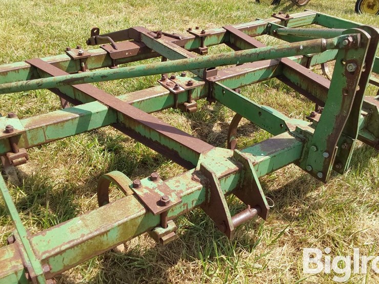 john-deere-100-image-12