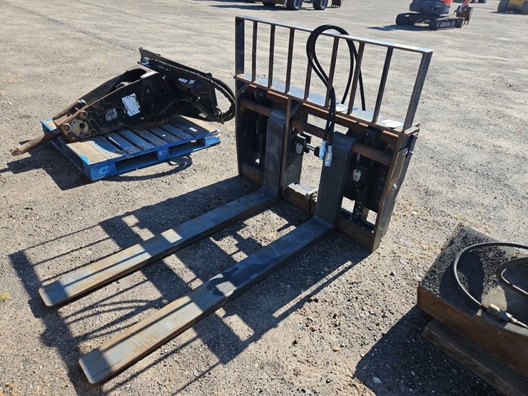 60"-hydraulic-side-shift-forks-image-1