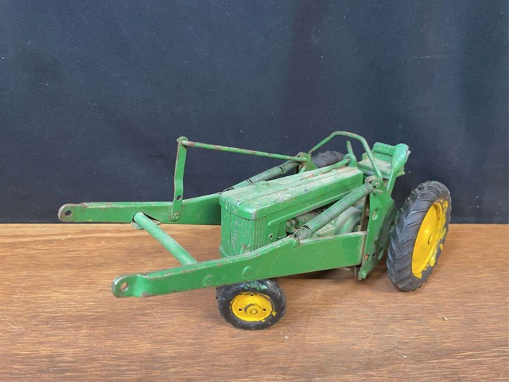 john-deere-16-image-3