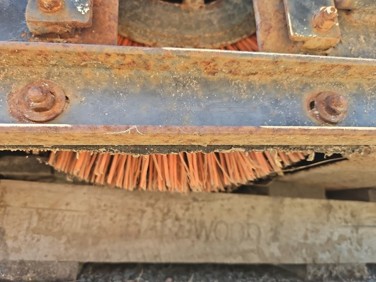 sweepster-62"-sweeper-image-7
