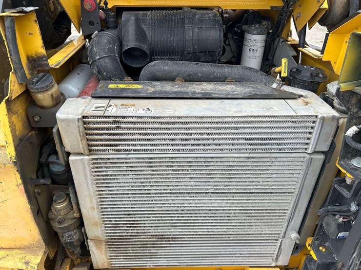 new-holland-c238-image-14