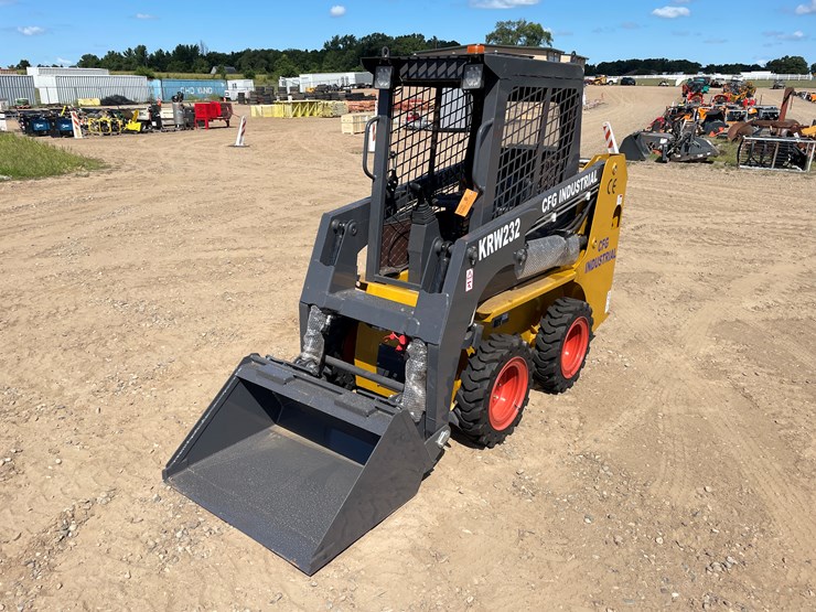 #9456-•-unused-2025-cfg-skid-steer-loader-image-1