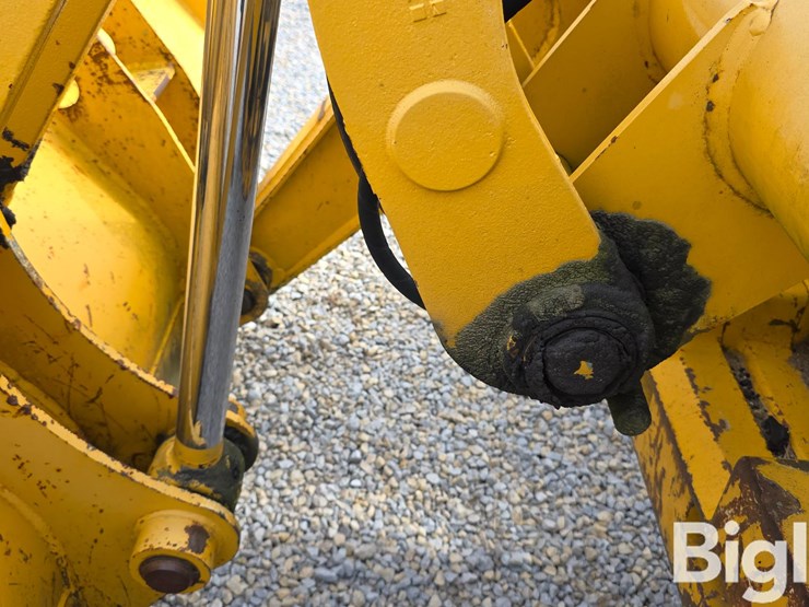 2004-deere-310sg-image-10
