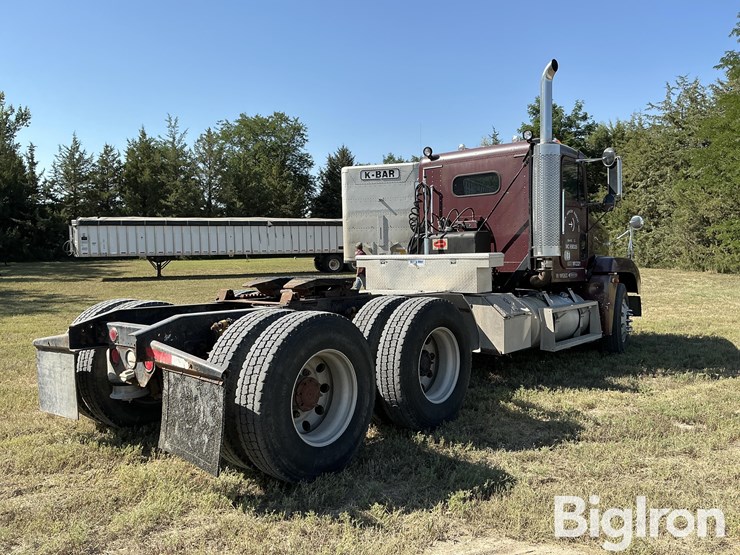 2000-freightliner-fld120-image-5