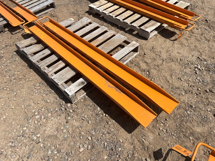 #3104-•-unused-2025-wolverine-skid-steer-pallet-fork-extensions-image-2