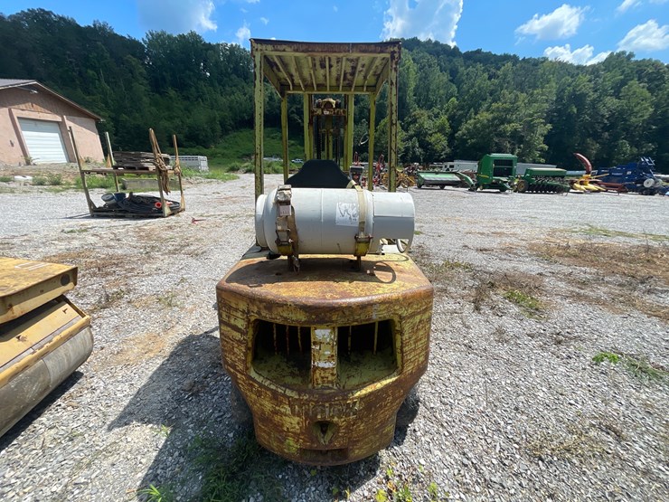 #119-•-clark-cy500-forklift-image-4