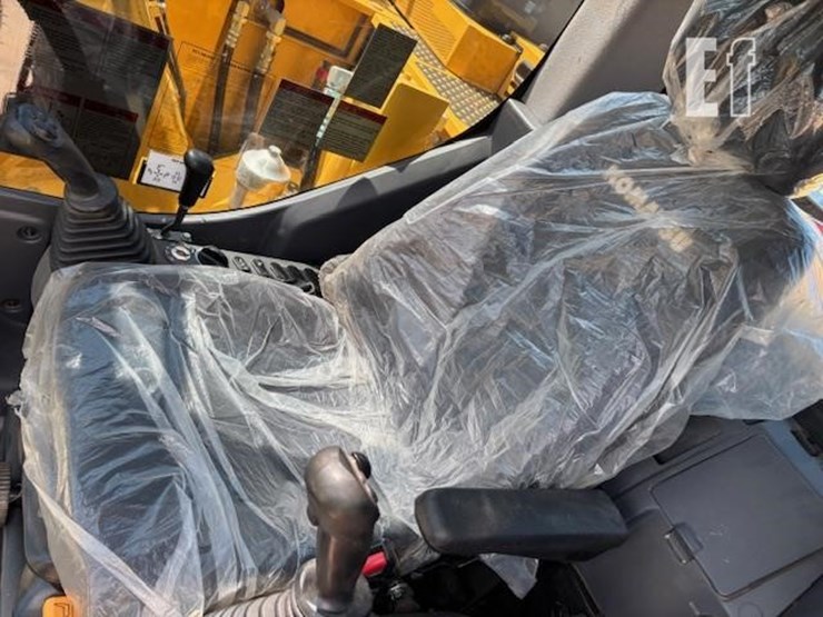 2023-komatsu-pc138us-lc-11-image-12