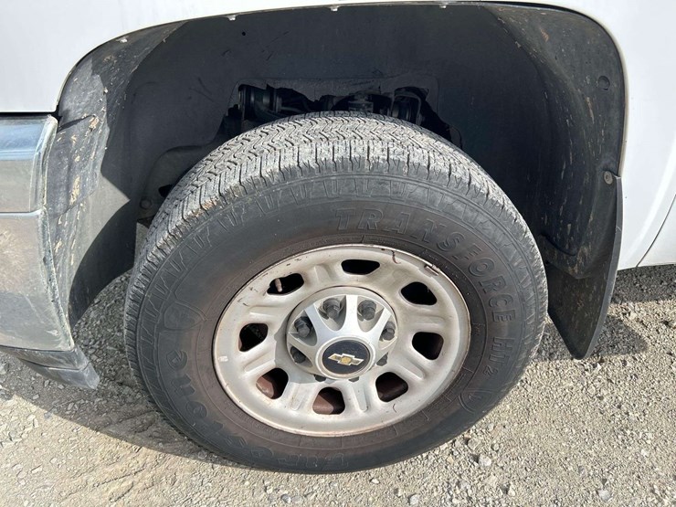 2013-chevrolet-silverado-3500hd-image-24
