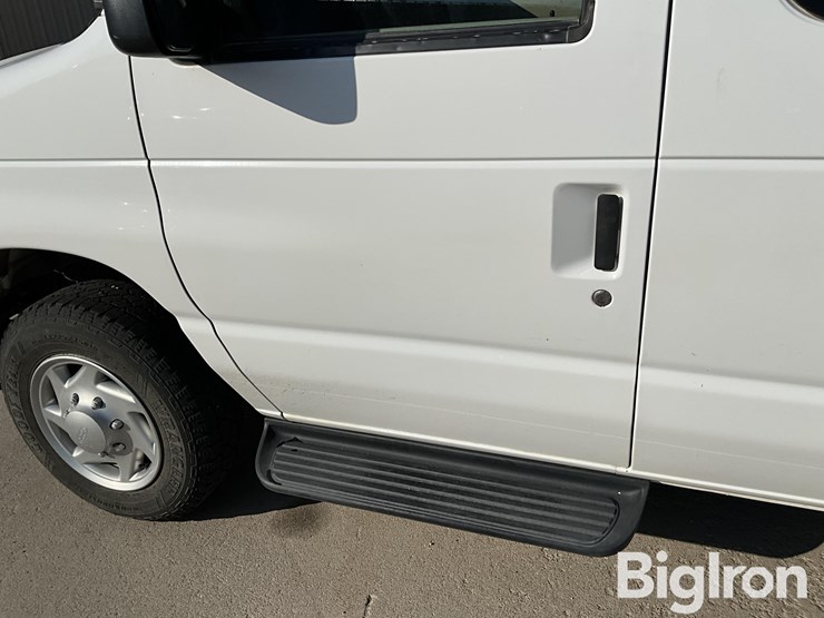 2011-ford-e350-xlt-image-14