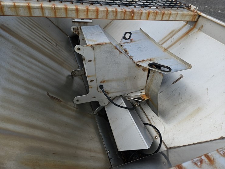 swenson-8'-stainless-steel-sand/salt-spreader-image-6