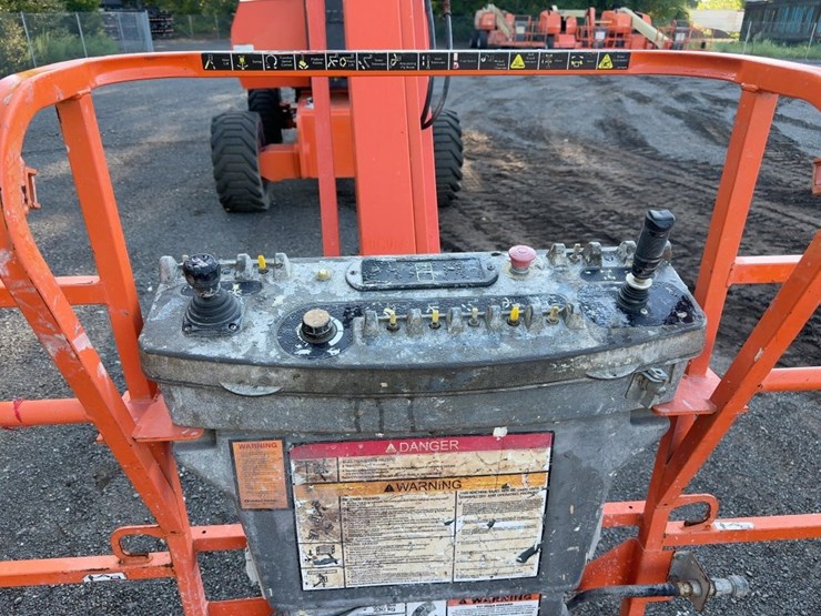 2013-jlg-800aj-image-9