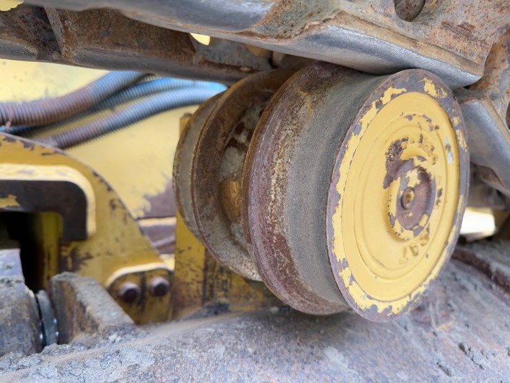 2016-caterpillar-d6k2-xl-image-17