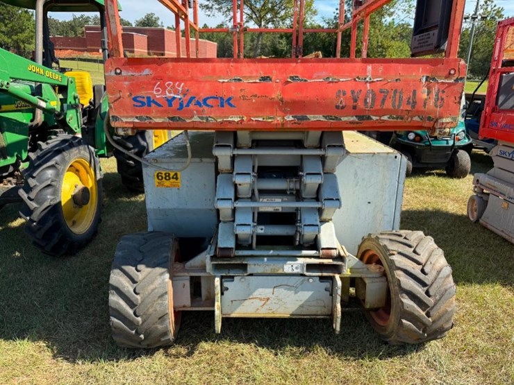 skyjack-sj6832rt-image-2