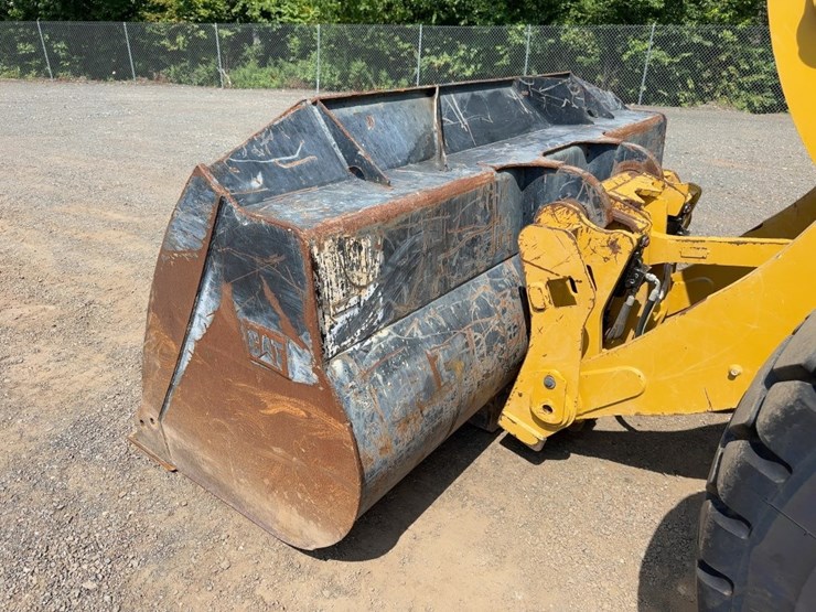 2016-caterpillar-938m-image-10