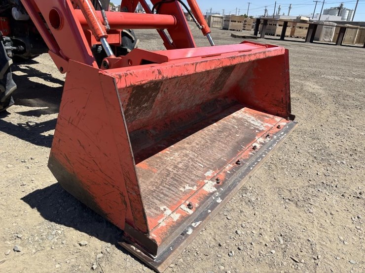 2018-kubota-l4701-image-10