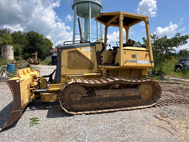 deere-650h-lt-image-1