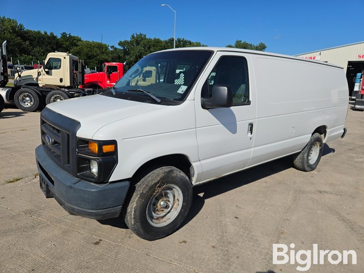 2013-ford-e350-image-1