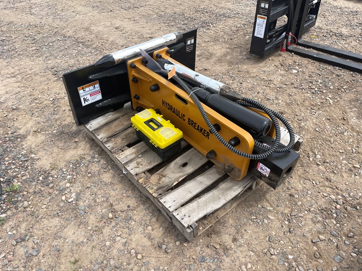 #3062-•-unused-2025-wolverine-skid-steer-concrete-breaker-attachment-image-4