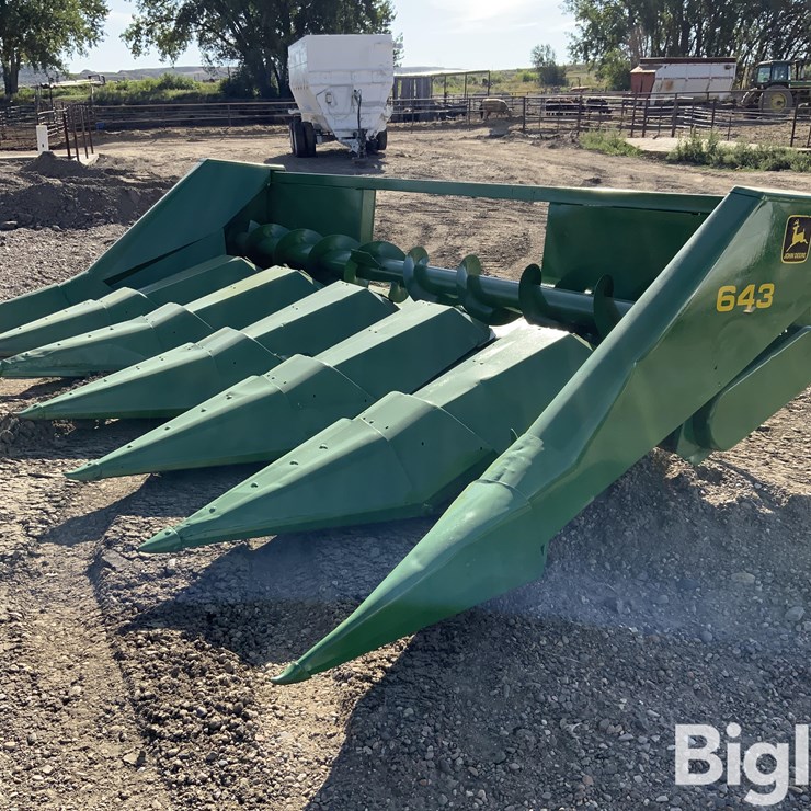 JOHN DEERE 643