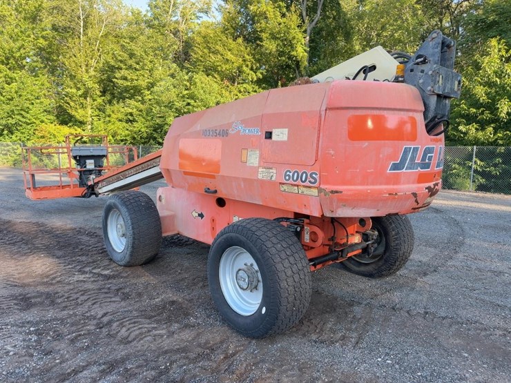 2015-jlg-600s-image-3