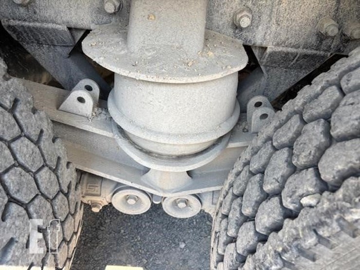 2022-kenworth-t880-image-30