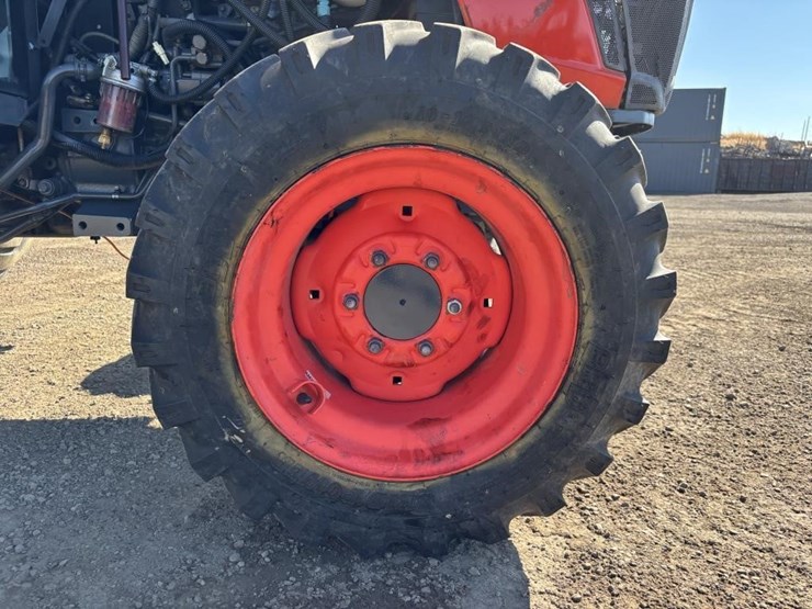 2019-kubota-mx5400-image-11