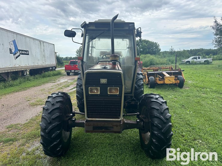 1995-massey-ferguson-390t-image-2