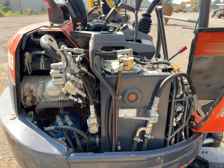 2011-kubota-u35-image-26