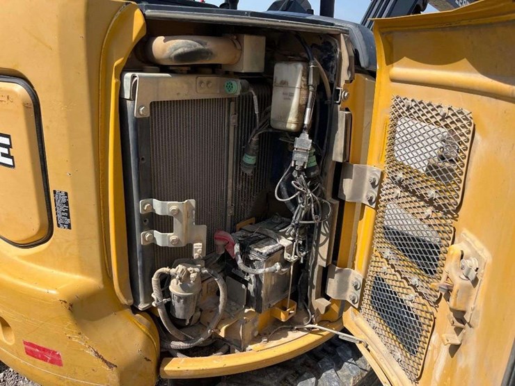 2016-deere-35g-image-10