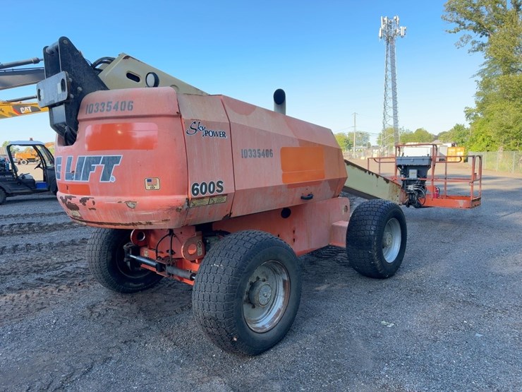 2015-jlg-600s-image-5