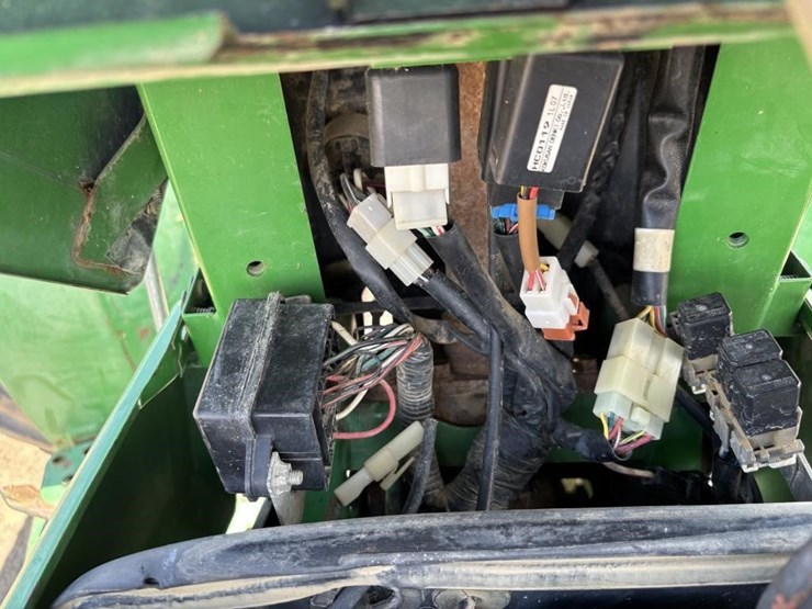 2008-john-deere-4005-image-38