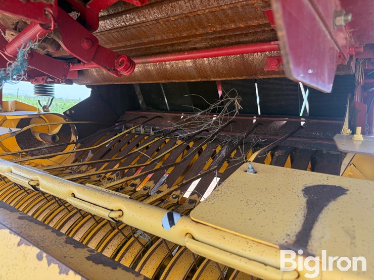 2014-new-holland-br7070-image-13