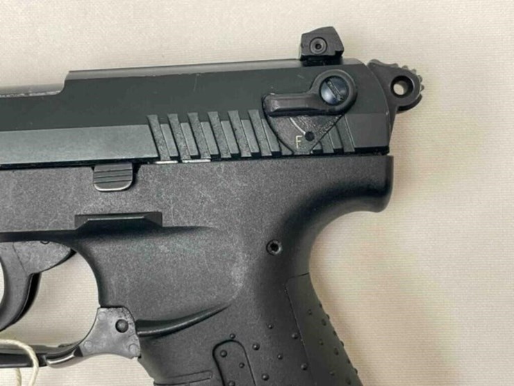 walther-.22-pistol-image-6