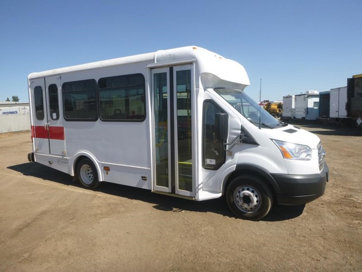 2018-ford-e350-image-2