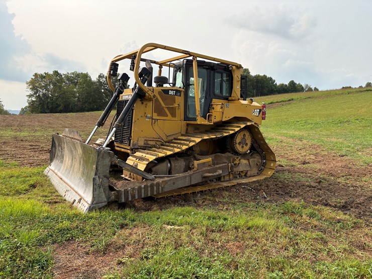 caterpillar-d6t-lgp-image-1