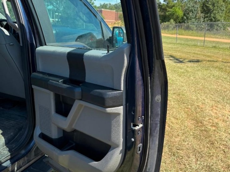 2017-ford-f150-xl-image-31