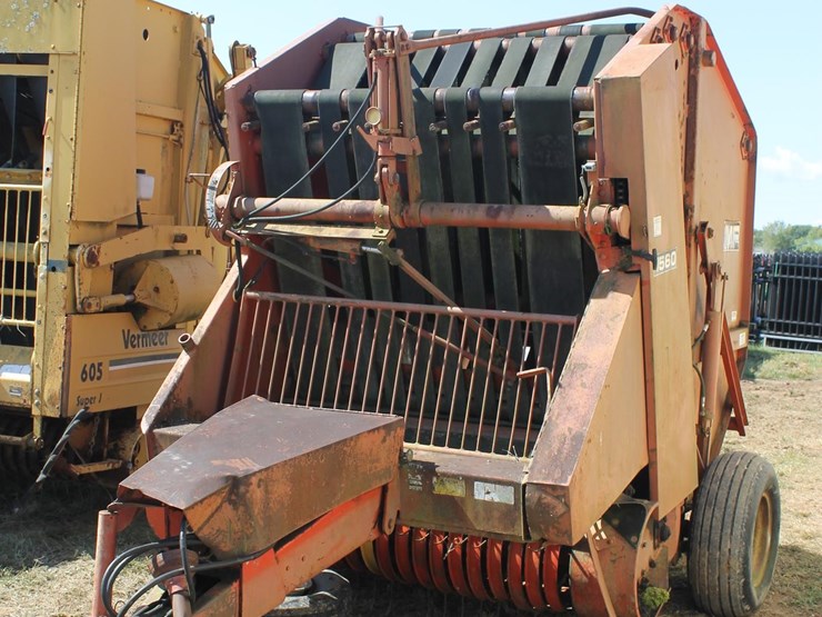 massey-ferguson-1560-image-1