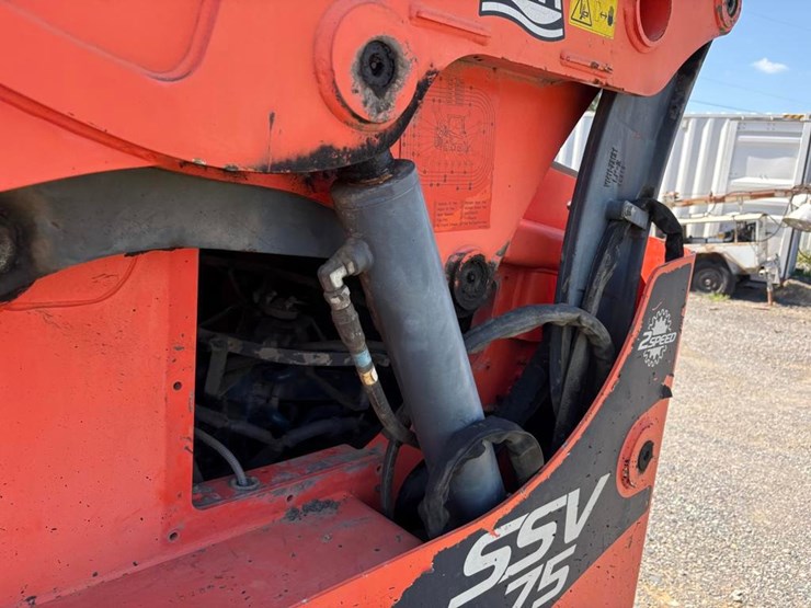 kubota-ssv75-image-10