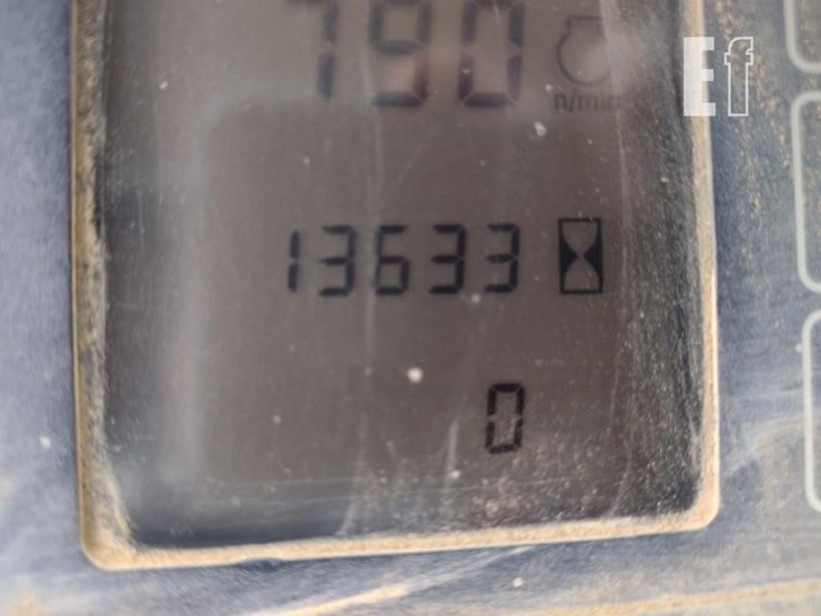 2005-deere-300d-image-6
