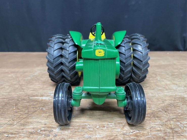 john-deere-830-image-10