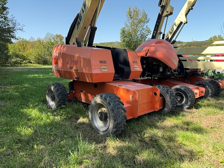 2016-jlg-600s-image-3
