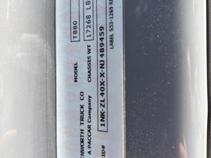 2022-kenworth-t880-image-21