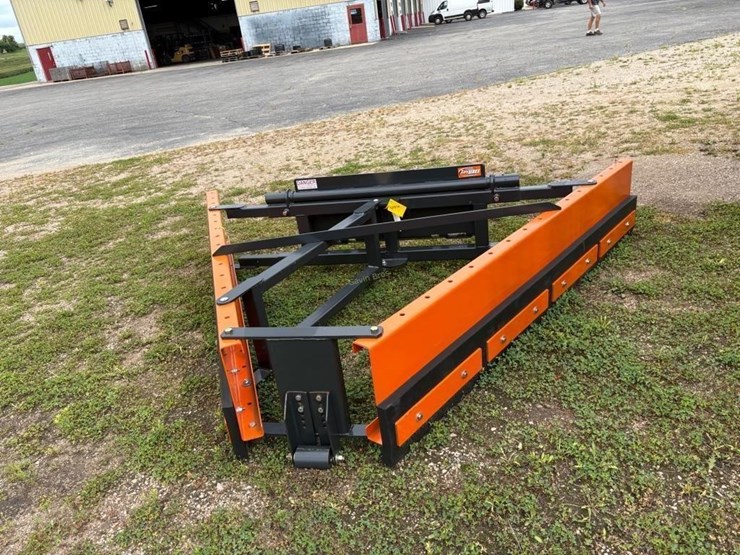 skidsteer-metz-pro-series-feed-pusher-image-1