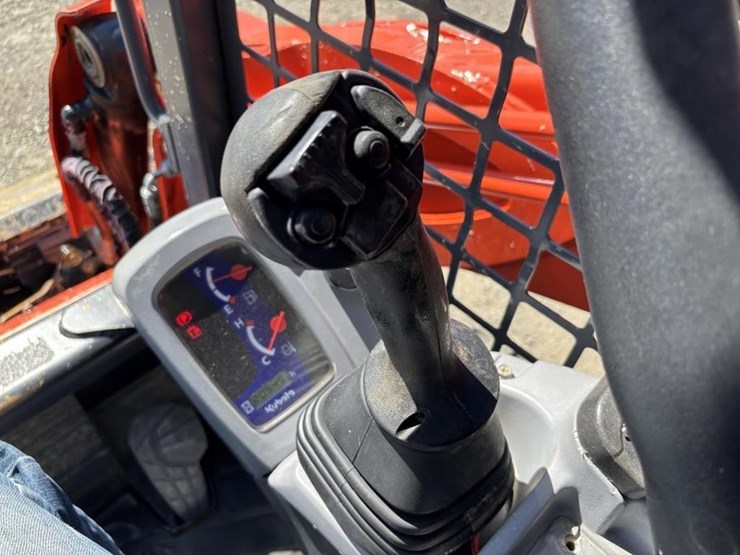 2019-kubota-svl75-2-image-24