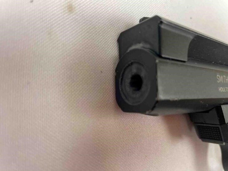 smith-&-wesson-22lr-pistol-image-7